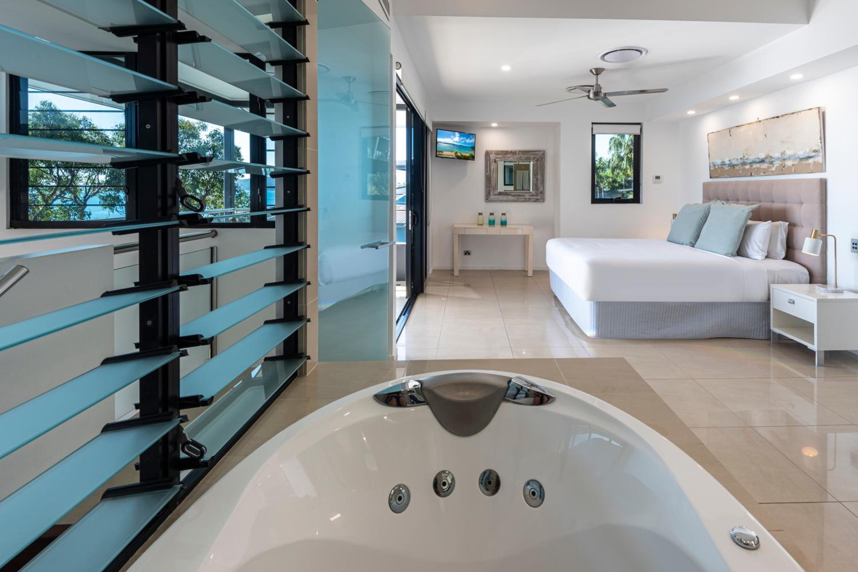 Edge Apartments on Hamilton Island by HIHA