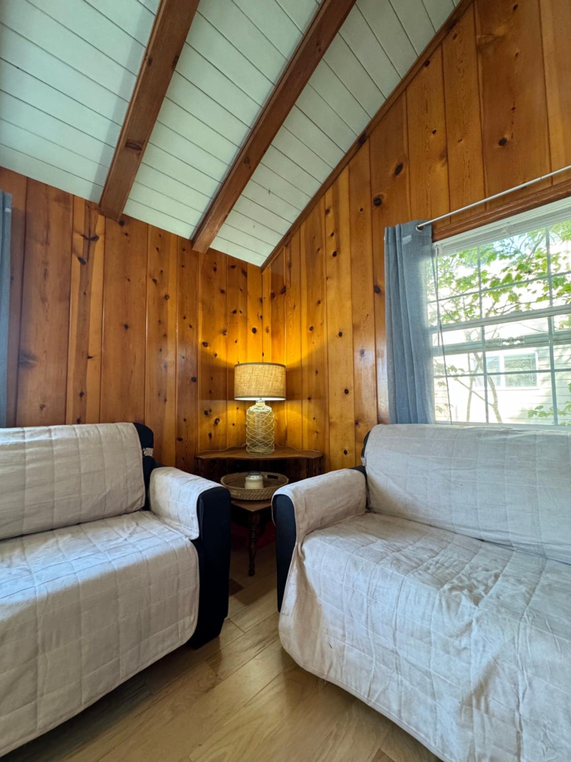 Surfside Cottage - Seaside Pets allowed