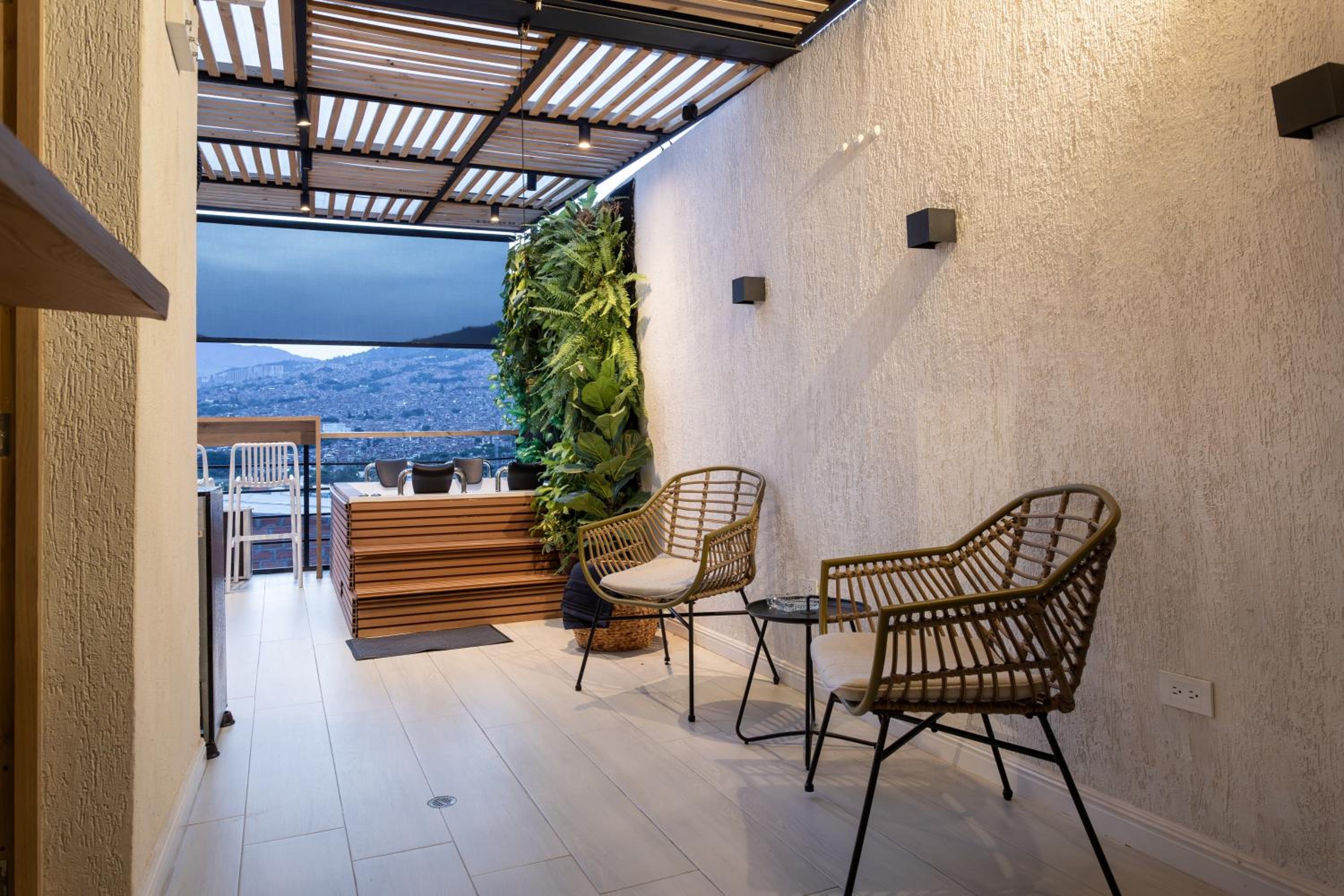 Jacuzzi Privado, Casa de Lujo Norte Medellin