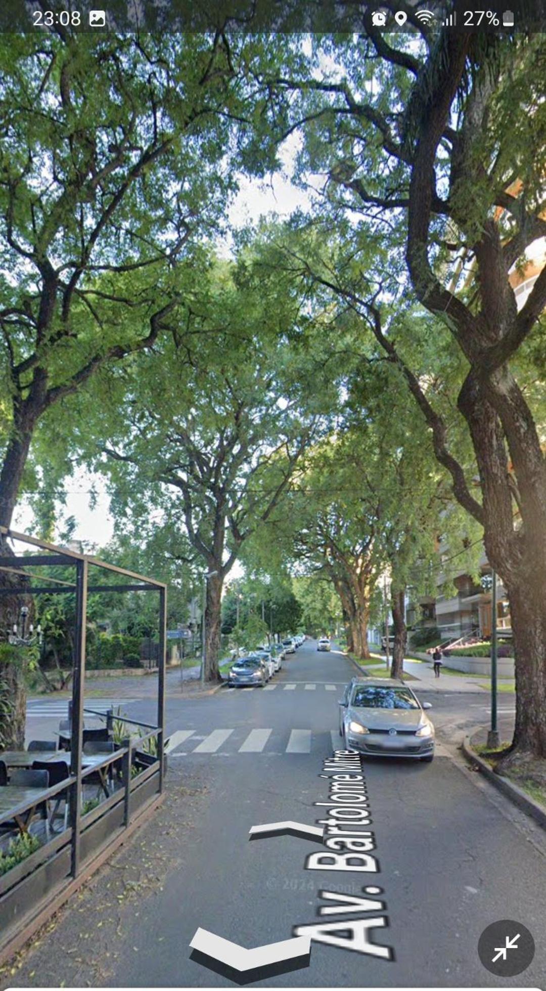 Amplia casa en planta alta en Av Mitre Parque Urquiza