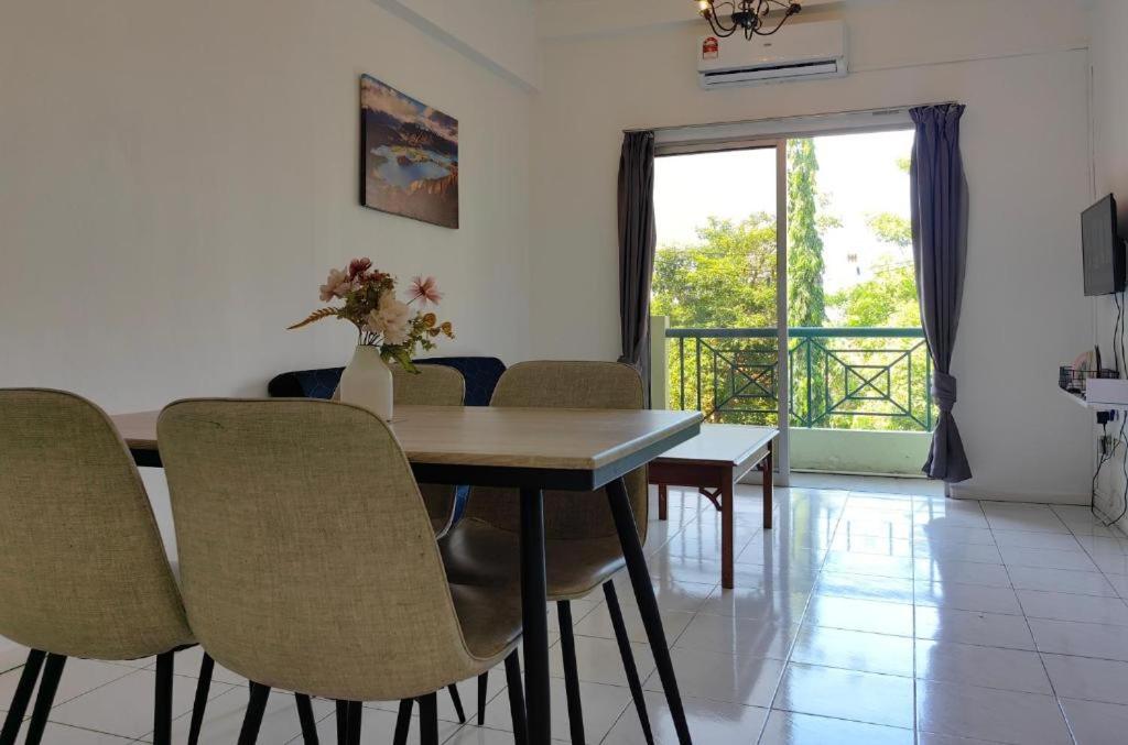 API API APARTMENT HOMESTAY BESIDE CENTRE POINT 1BR 3Pax photo 4