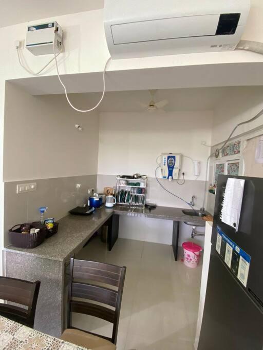 HappyHomes 2BHK Apt near Airport