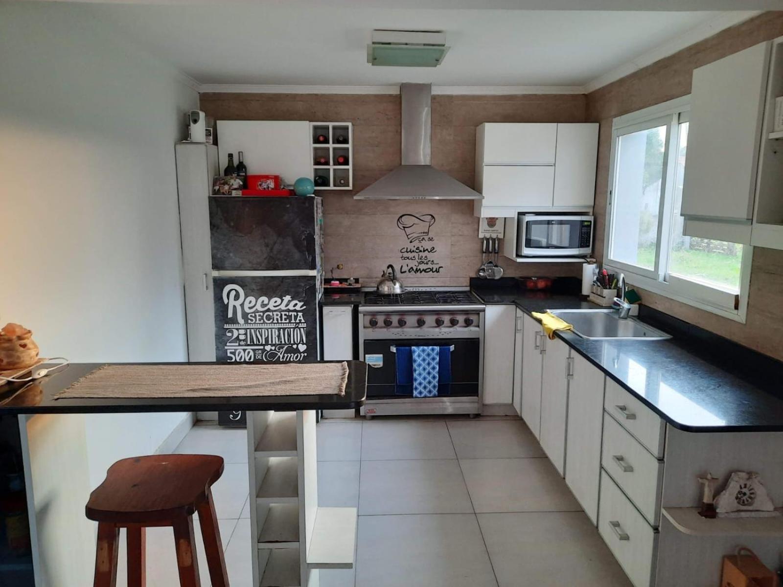 Casa con Pileta Parrilla para 8Personas 3Habitaciones 2Baños - Alma de la Colonia