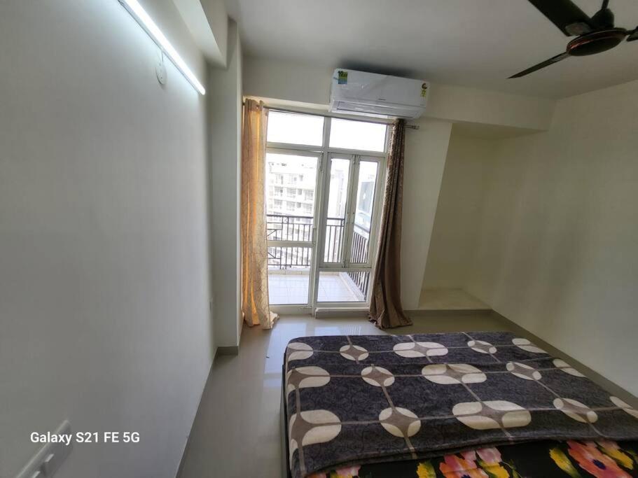 BnBBuddy Modern Party Apt in Gurgaon view 4