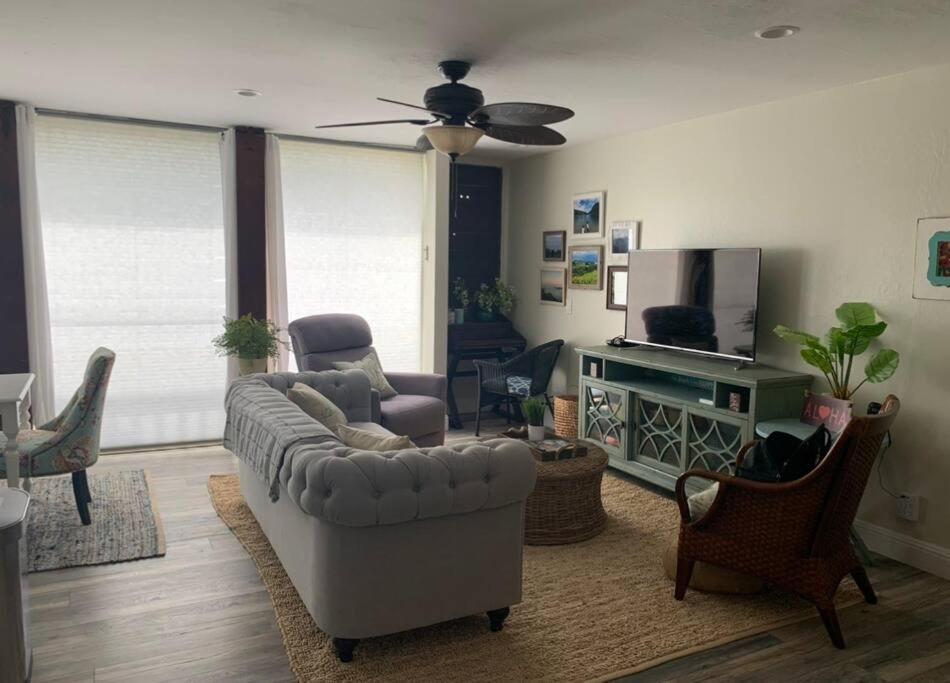 Valley Vibes and Beach Bliss Condo for Family Nomads