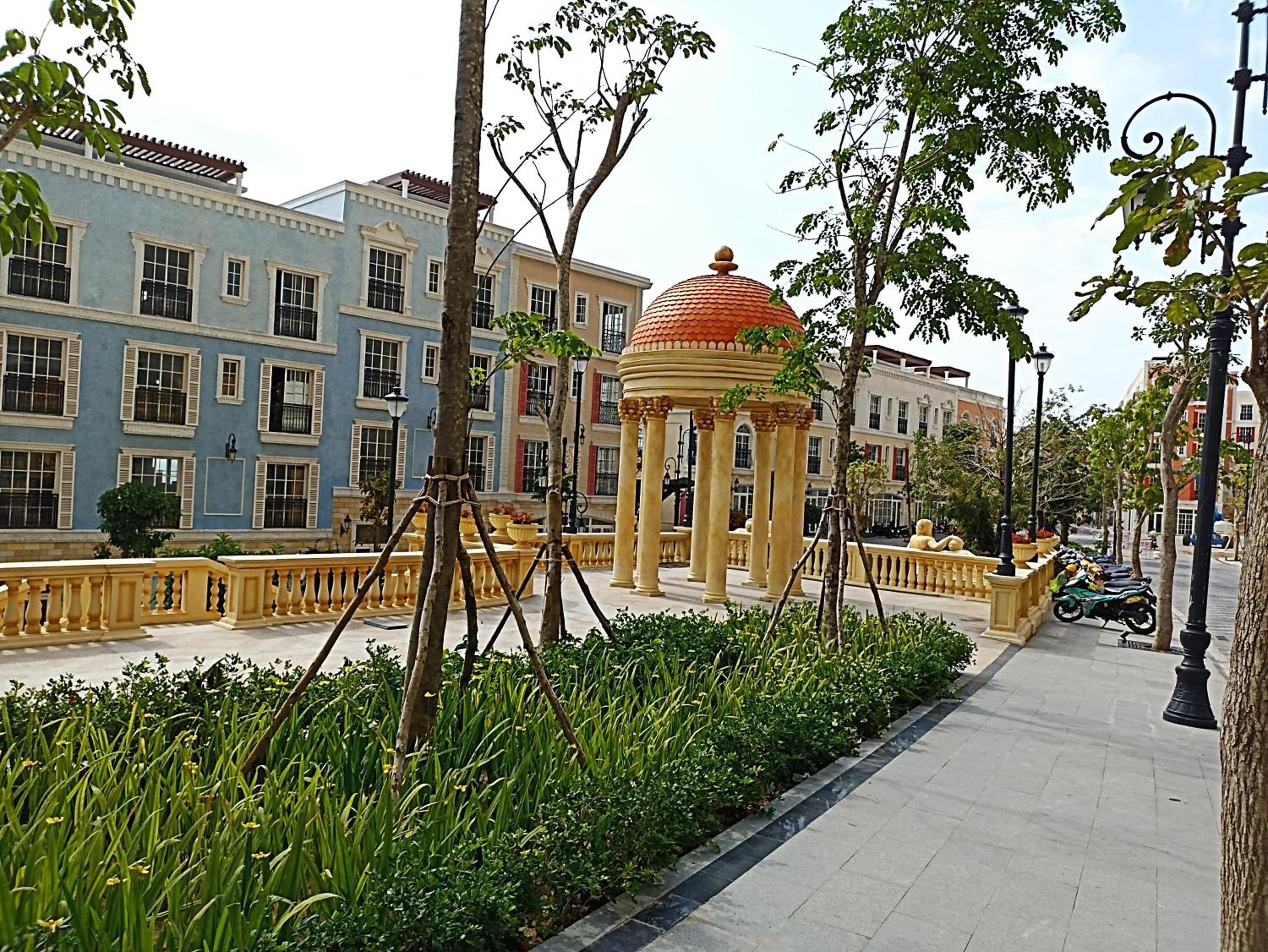 2 Bedrooms Apartment in SunsetTown view 3