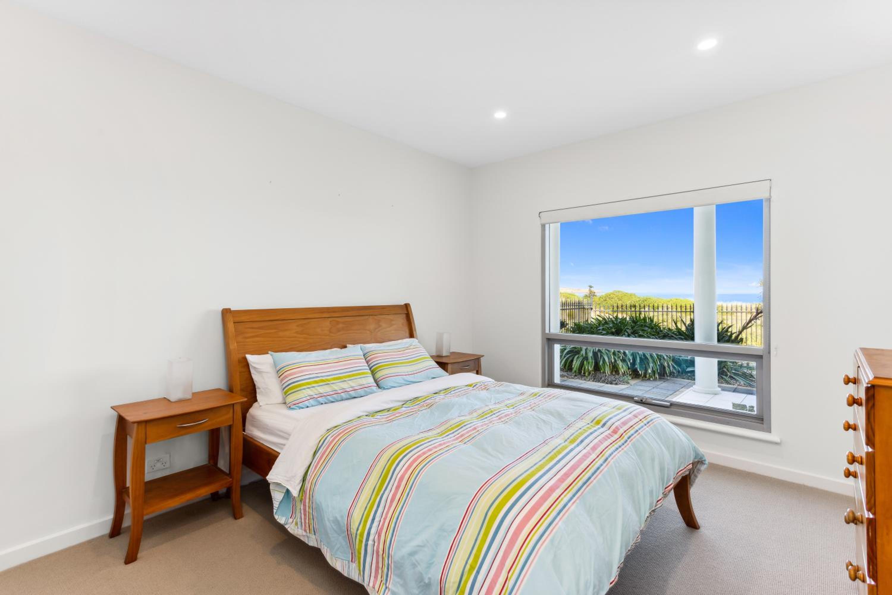Views on Seascape - Beachfront accommodation
