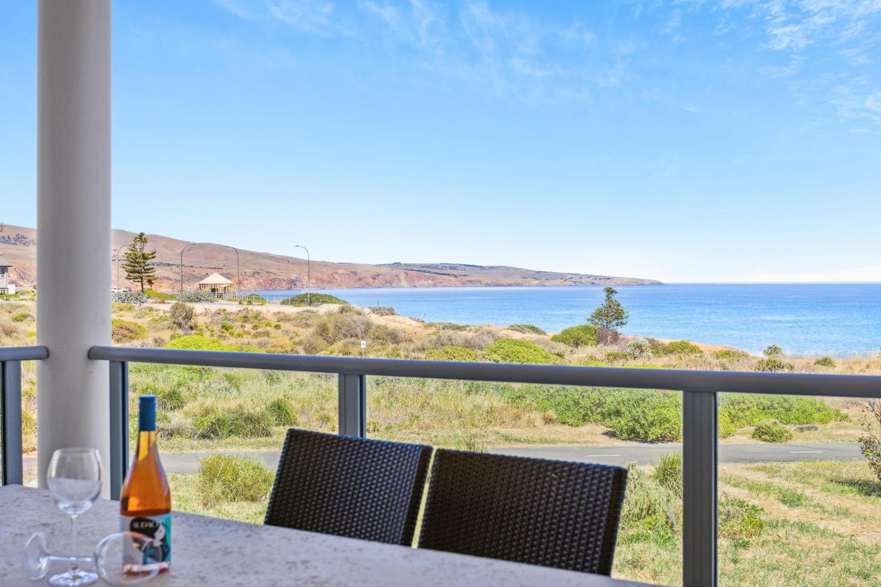 Views on Seascape - Beachfront accommodation