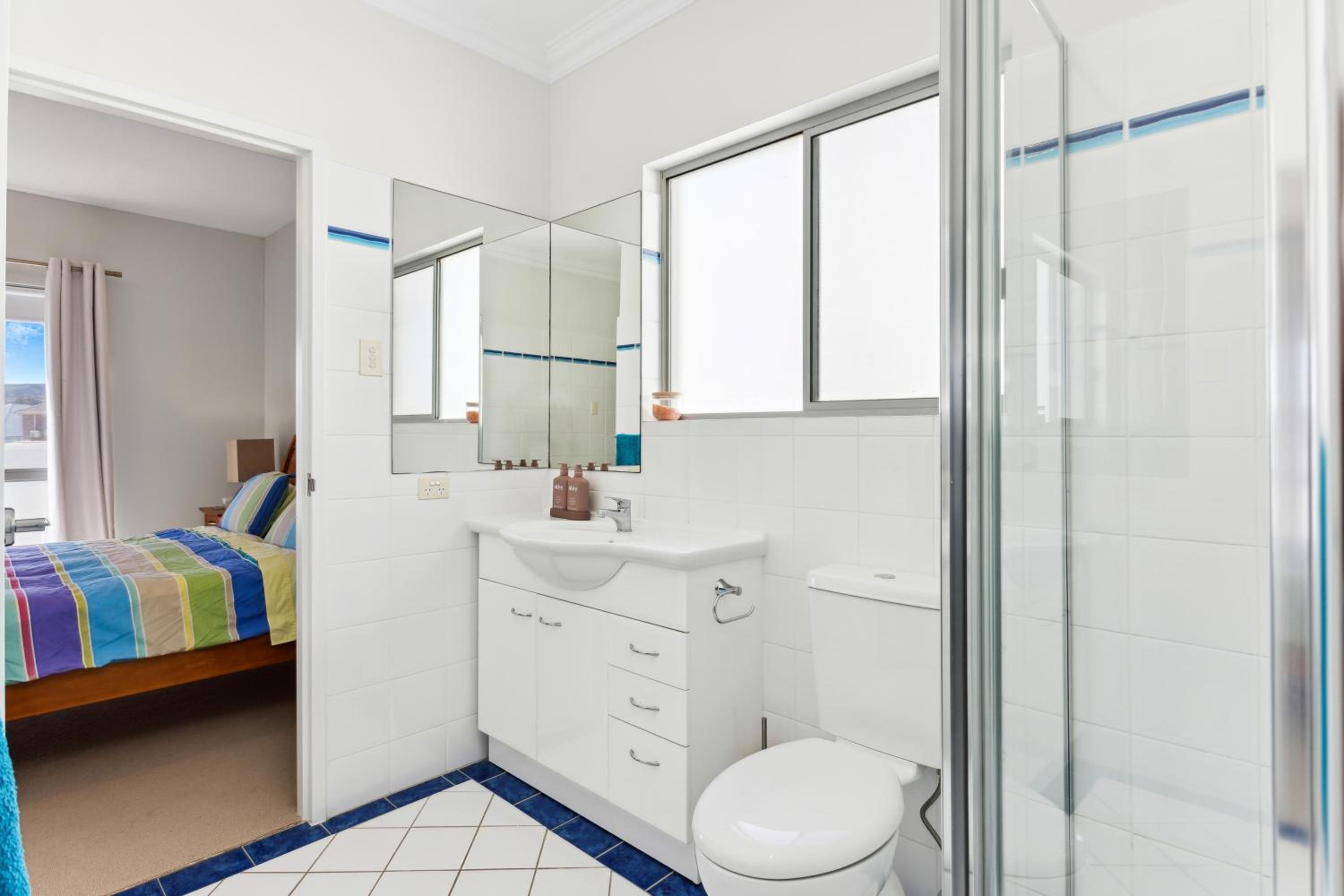 Views on Seascape - Beachfront accommodation