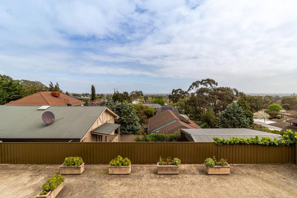 Charming Modern Retreat with Scenic View - Burnside