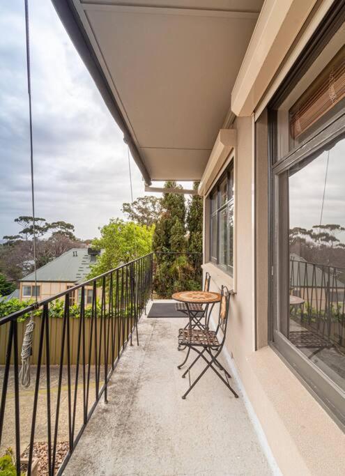 Charming Modern Retreat with Scenic View - Burnside