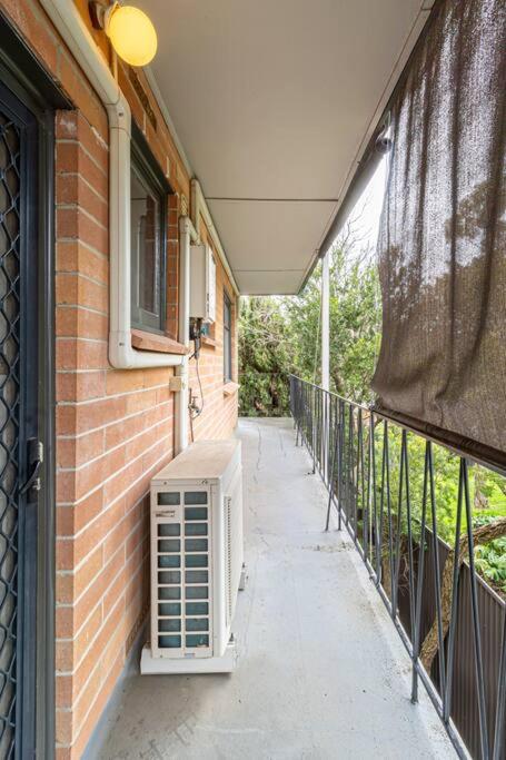 Charming Modern Retreat with Scenic View - Burnside