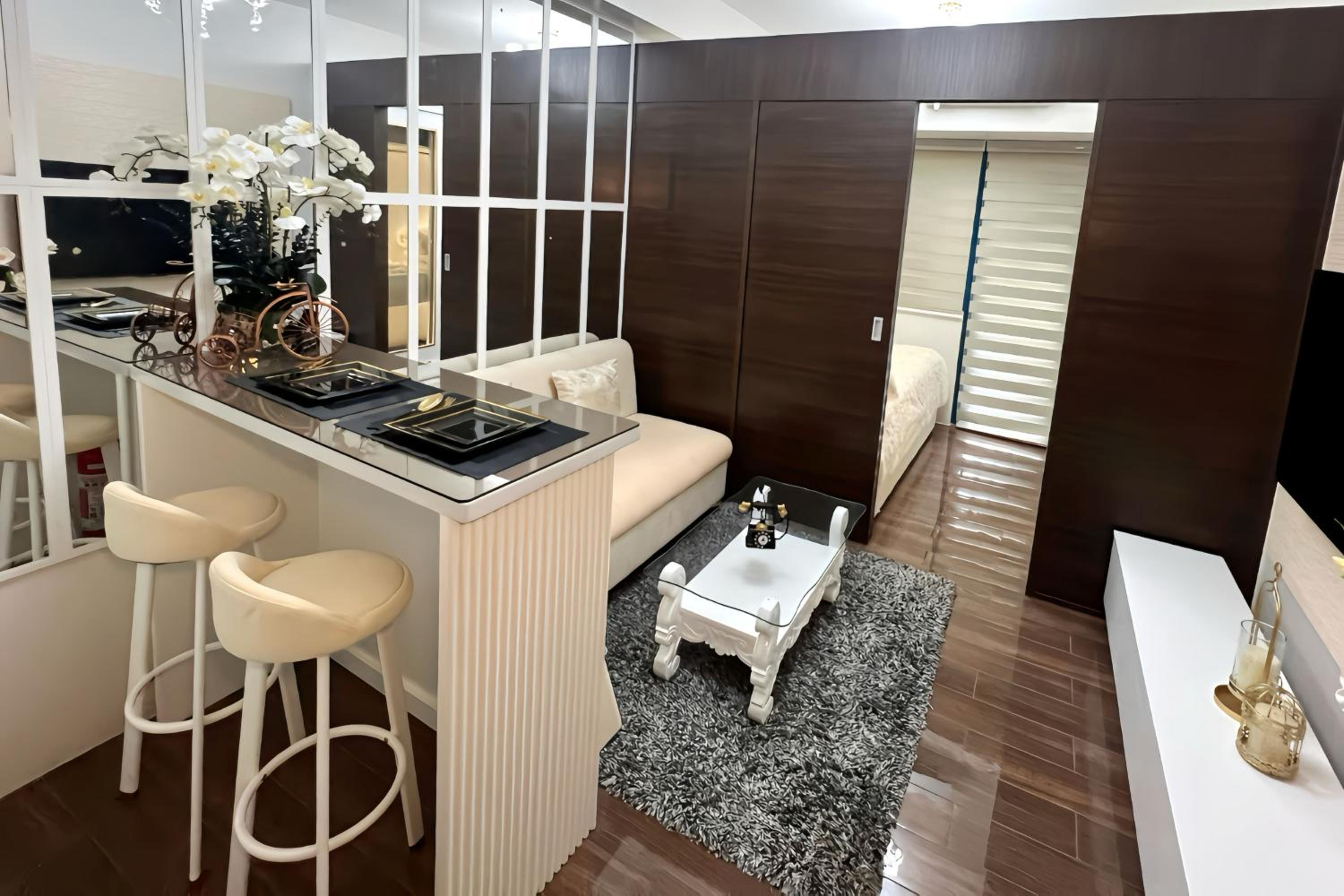 Classic Comfort And style at Makati view 3