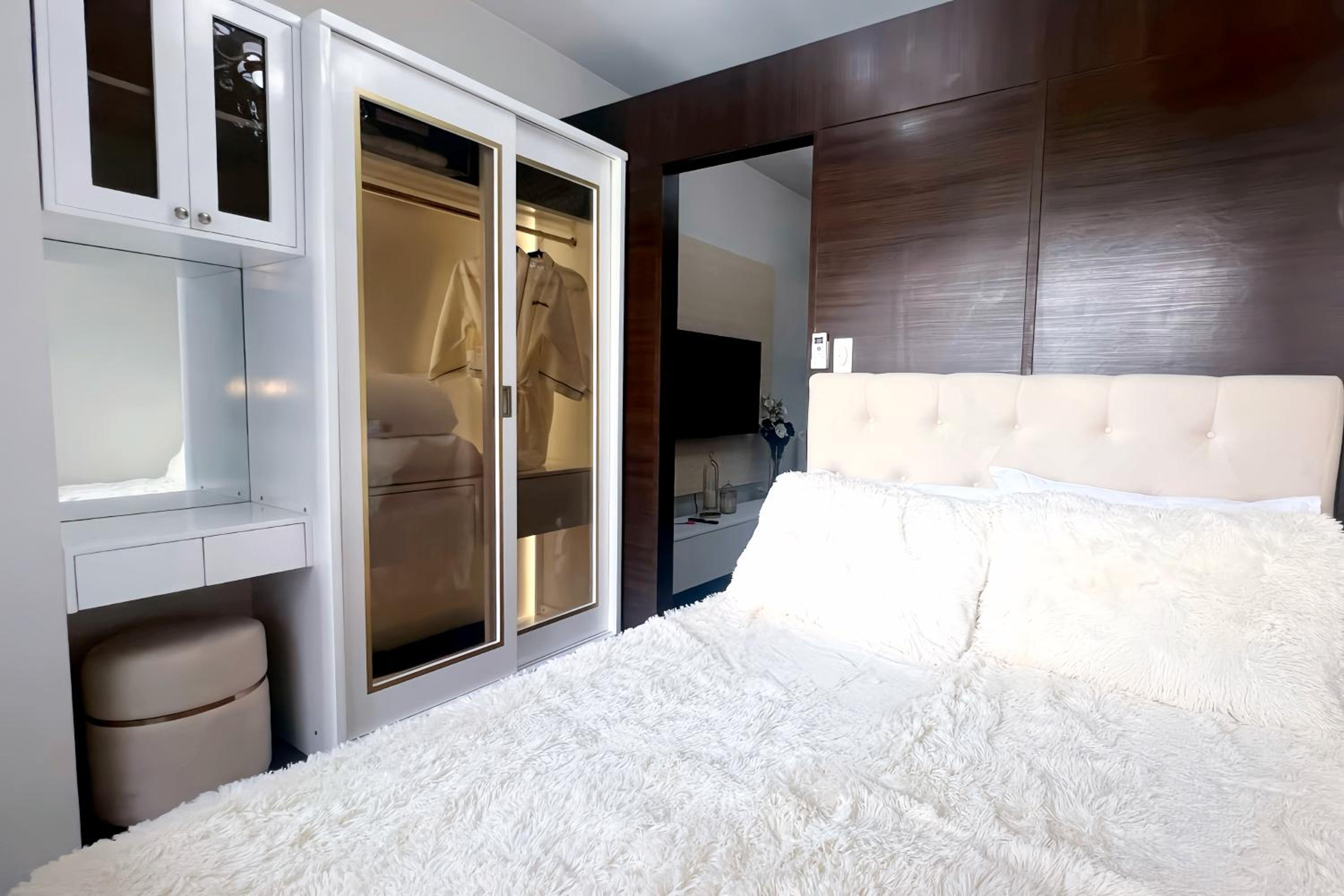 Classic Comfort And style at Makati view 2