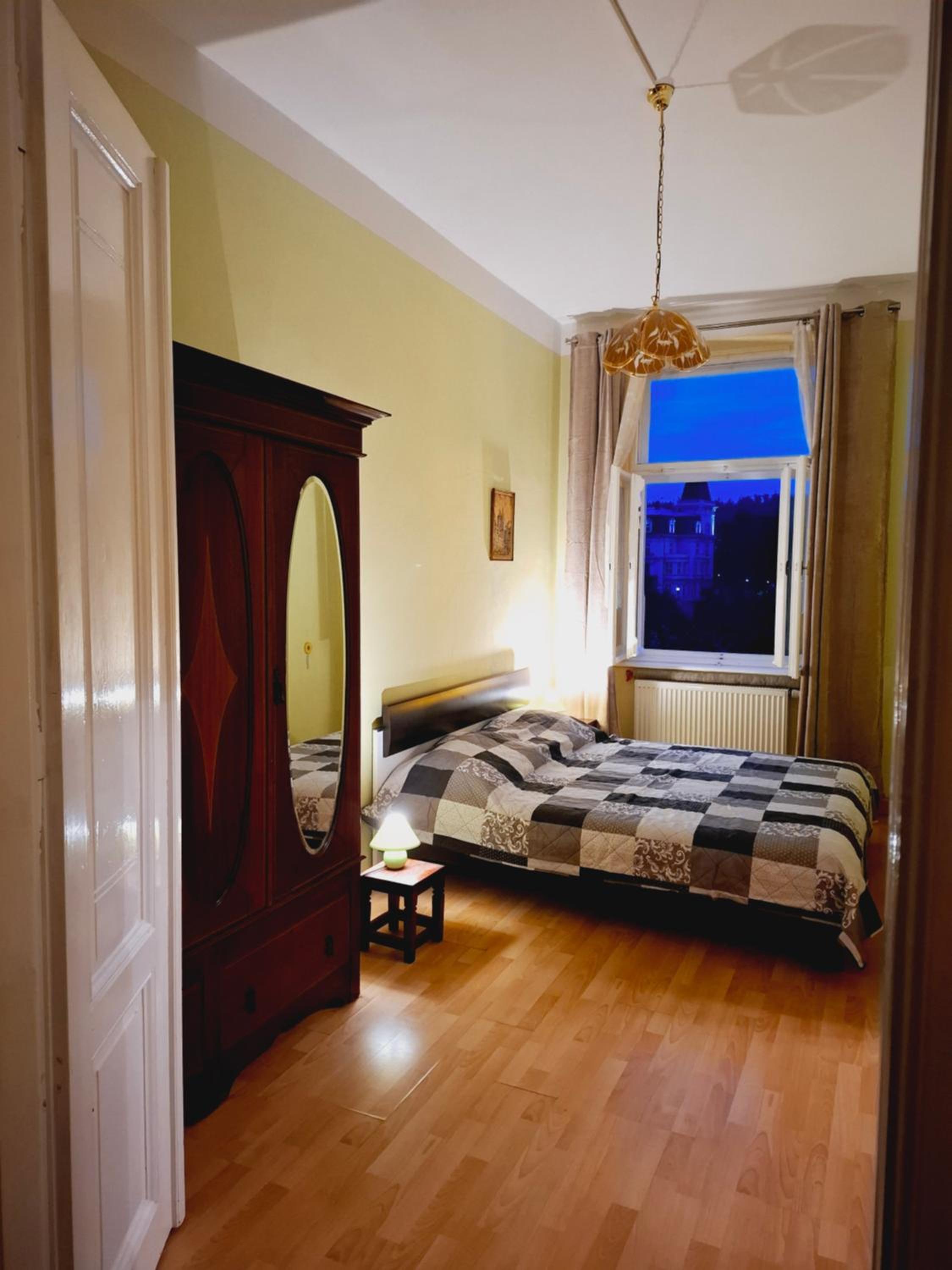 bedroom