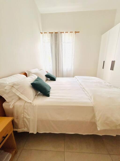 Oceanview Escape - Beachfront Apartment photo 5