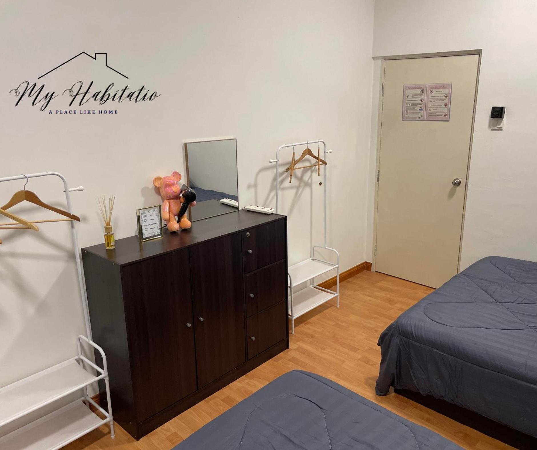 Huge Family Friendly 3BR Suite, PLATINO Service Apartment, Mins Walk to Paradigm Mall