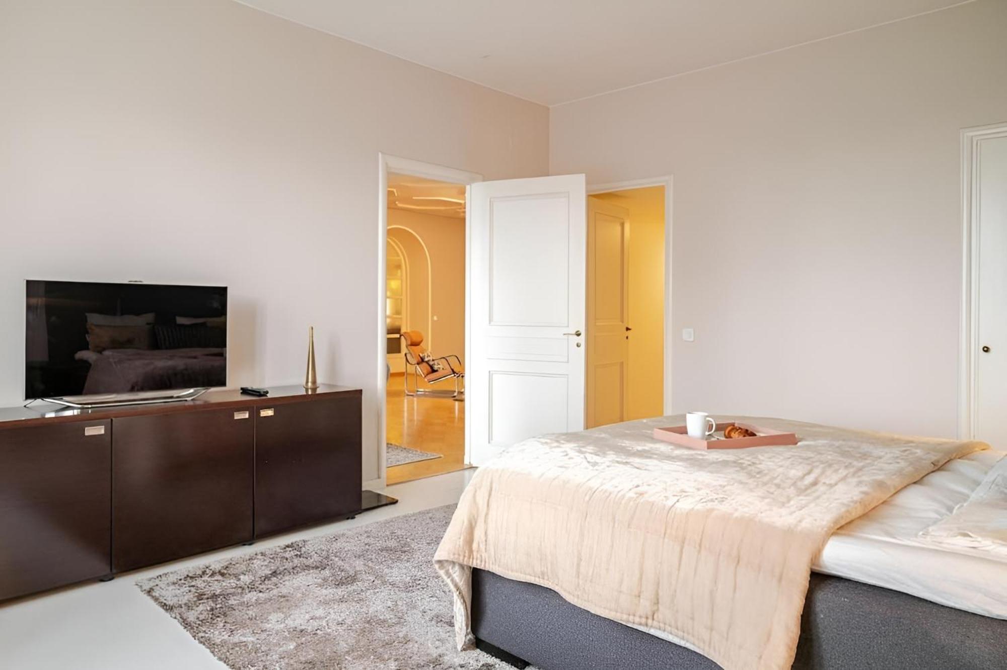 190m2 Modern Mansion in Central Helsinki view 3