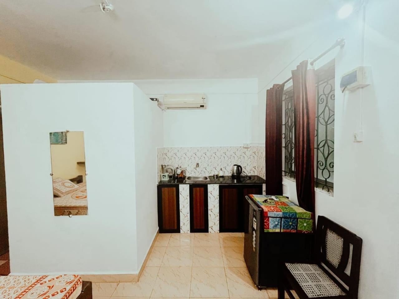 Jes Guest House