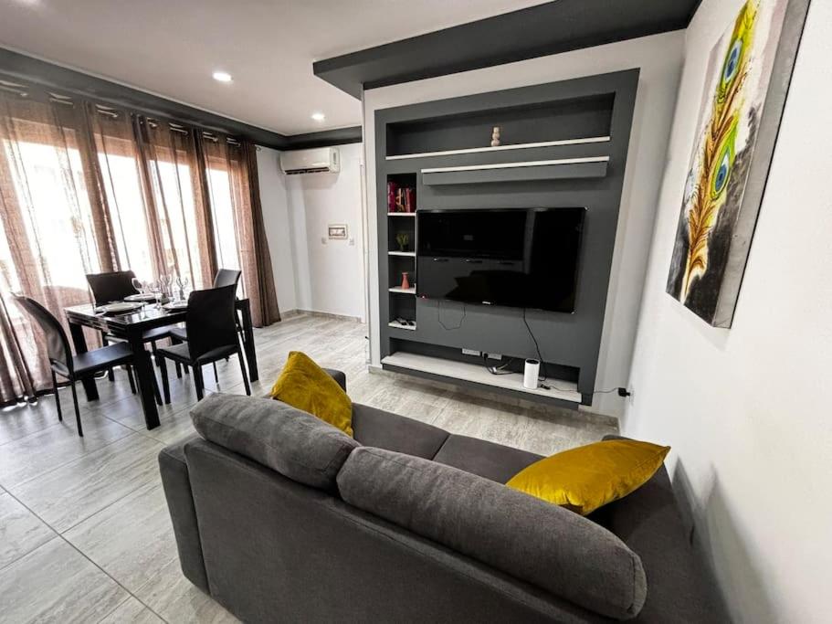Elegant Penthouse in St Julians STJ28 view 4
