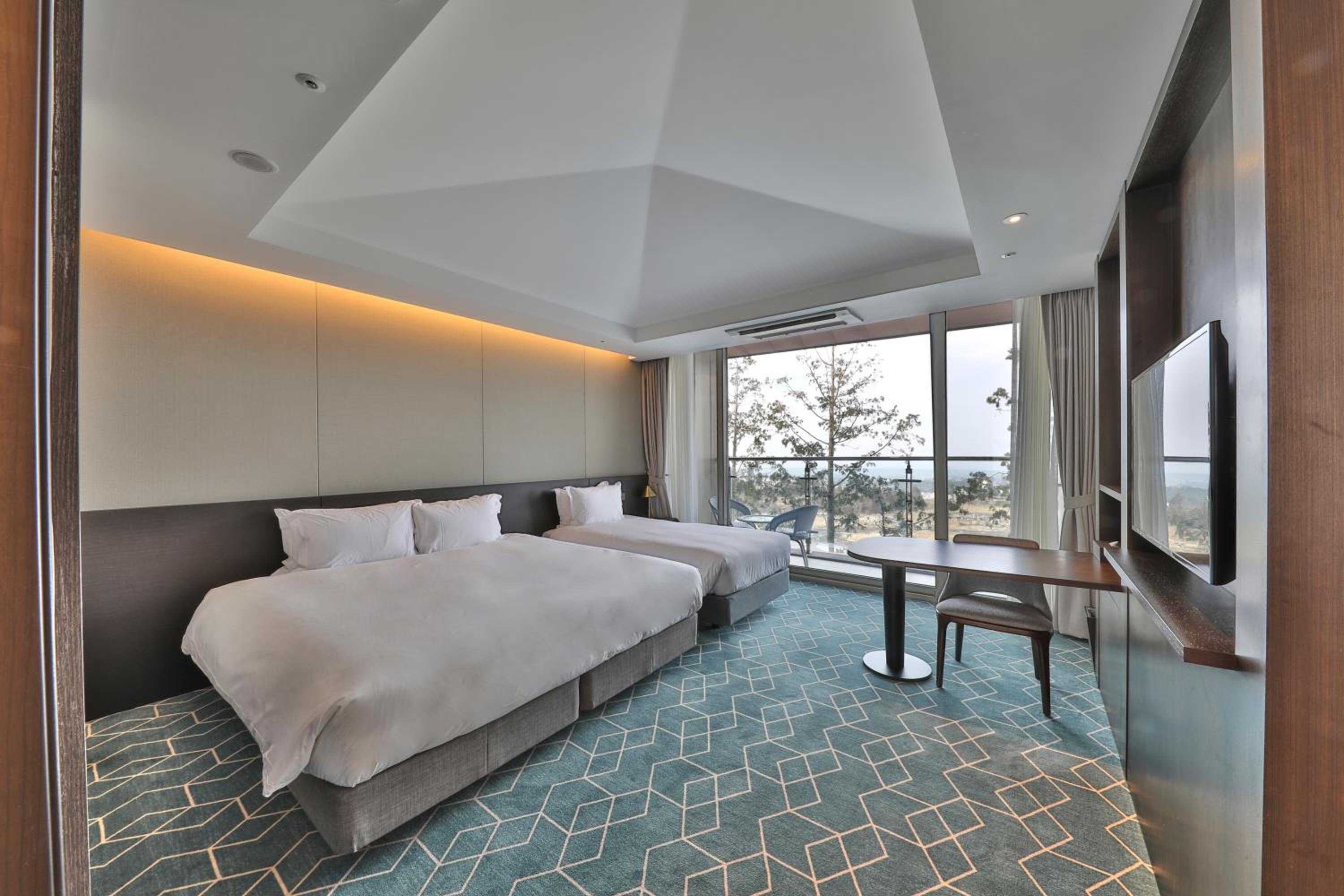 Camphortree Hotel and Resort