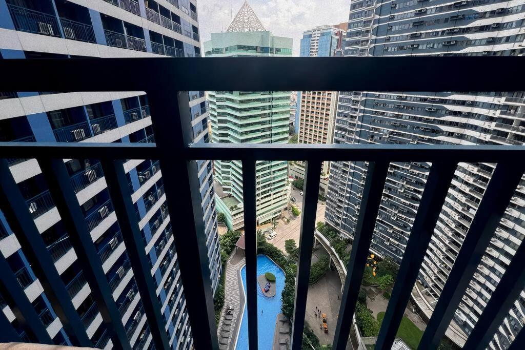 Midnight Suite at Air Residences Makati
