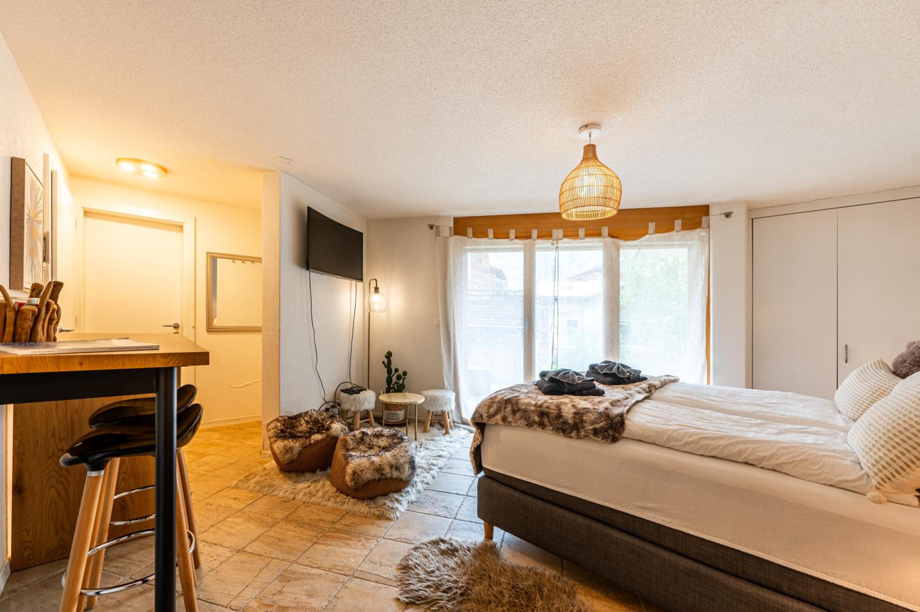 Cozy Chamia Studio