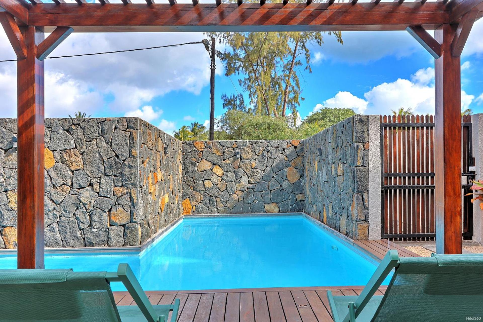 EUREKA-SUR-MER Stylish & Cosy Apartment, 100 mts from beach, pool photo 3