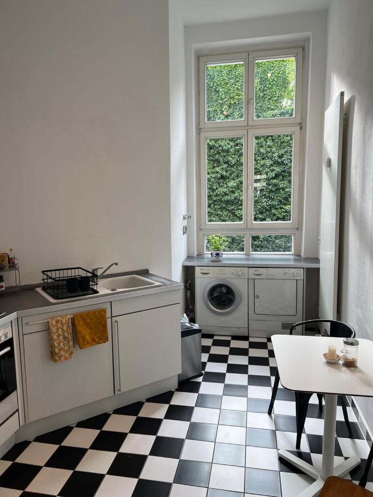 Schönes Privatzimmer in Charlottenburg
