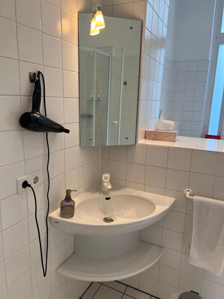 Schönes Privatzimmer in Charlottenburg