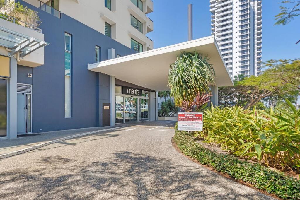 Hotel Park Views & Luxe Amenities In Broadbeachn