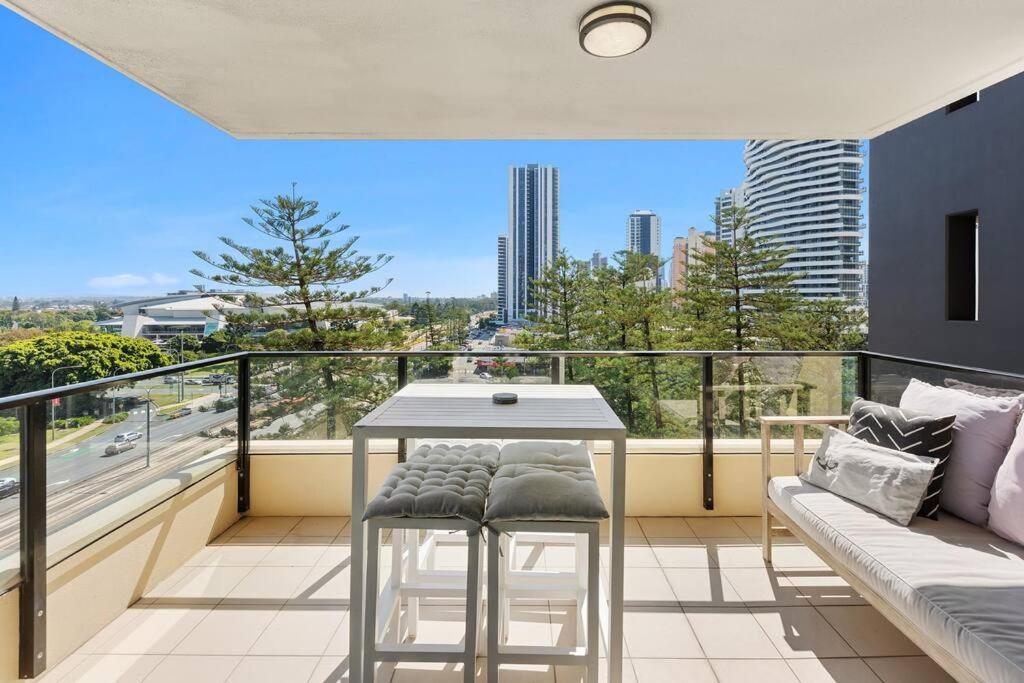 Park Views & Luxe Amenities in Broadbeach