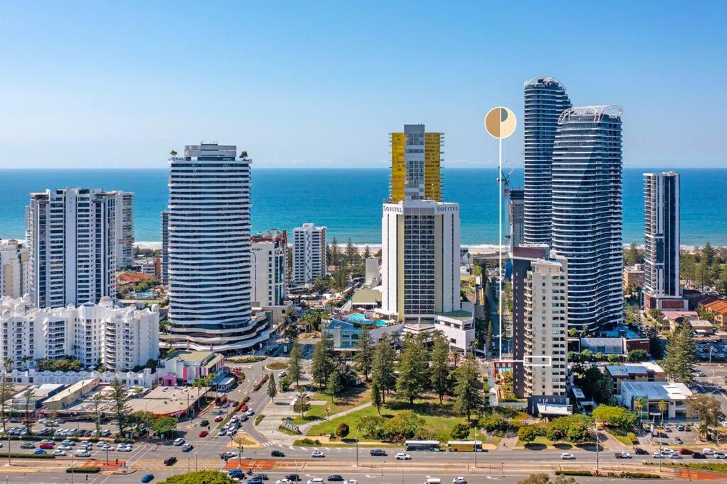 Park Views & Luxe Amenities in Broadbeach