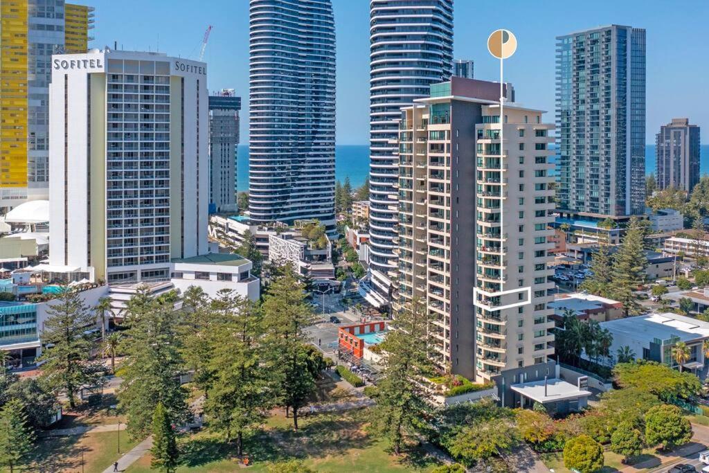 Park Views & Luxe Amenities in Broadbeach