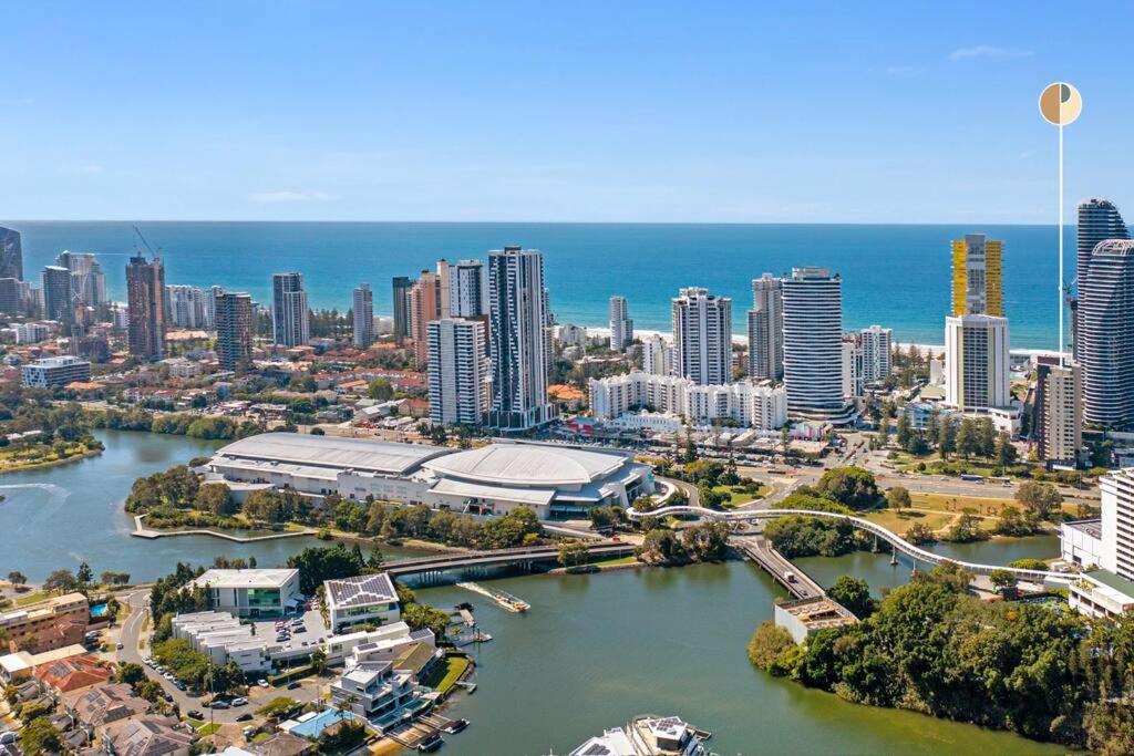 Park Views & Luxe Amenities in Broadbeach