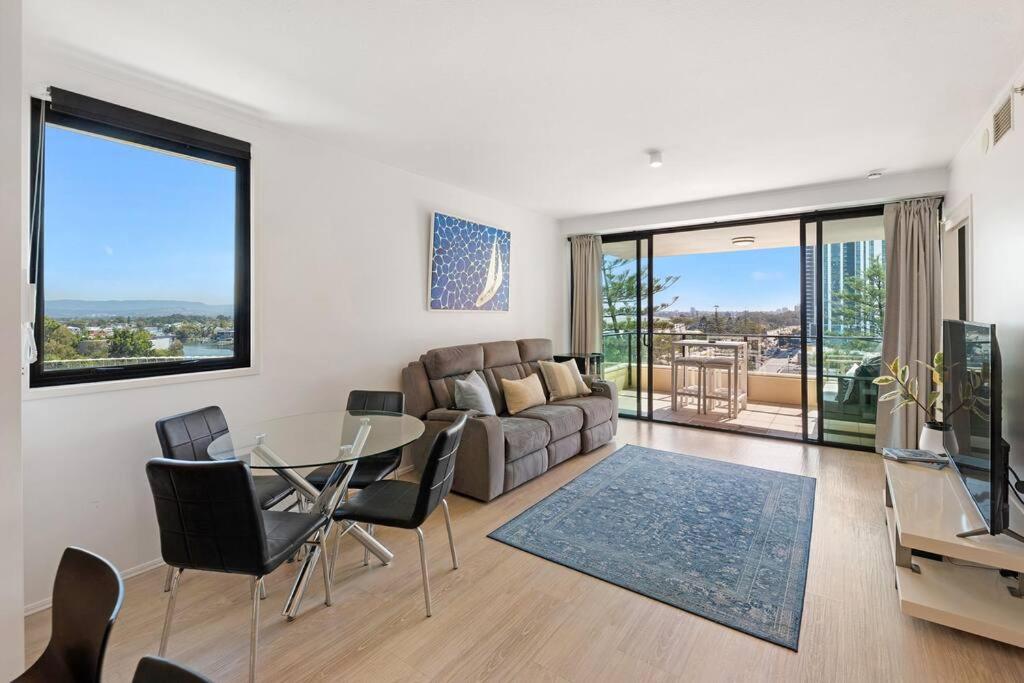 Park Views & Luxe Amenities in Broadbeach