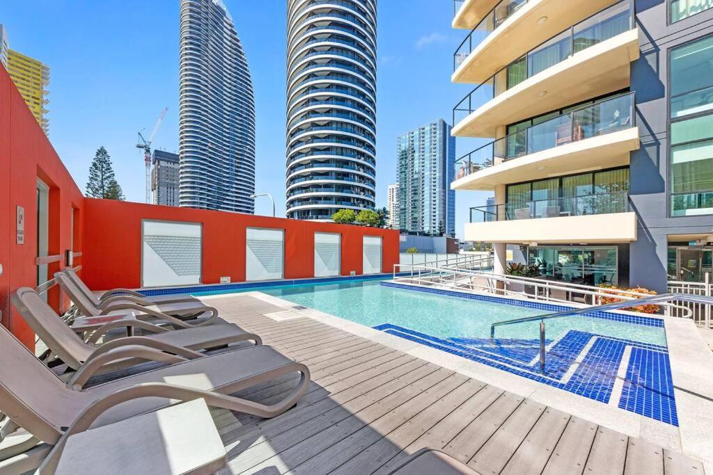 Park Views & Luxe Amenities in Broadbeach