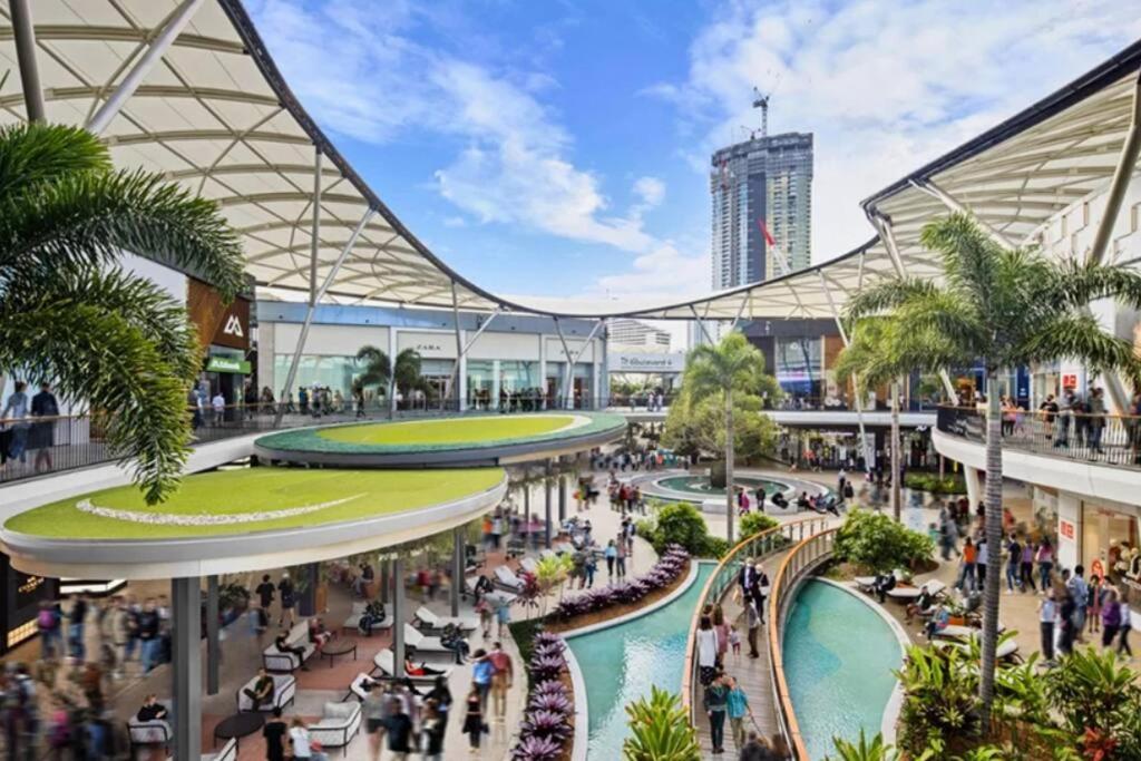 Park Views & Luxe Amenities in Broadbeach