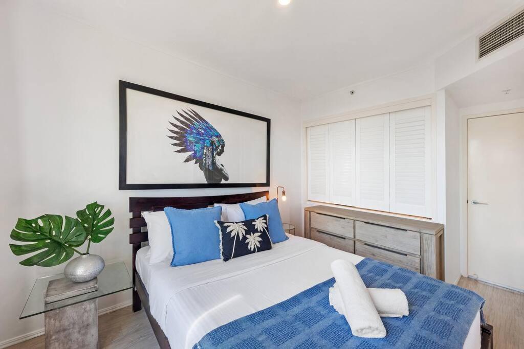 Park Views & Luxe Amenities in Broadbeach