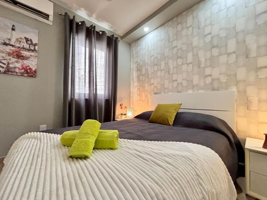 Elegant 2 Bedroom Penthouse St Julians STJ110 photo 3