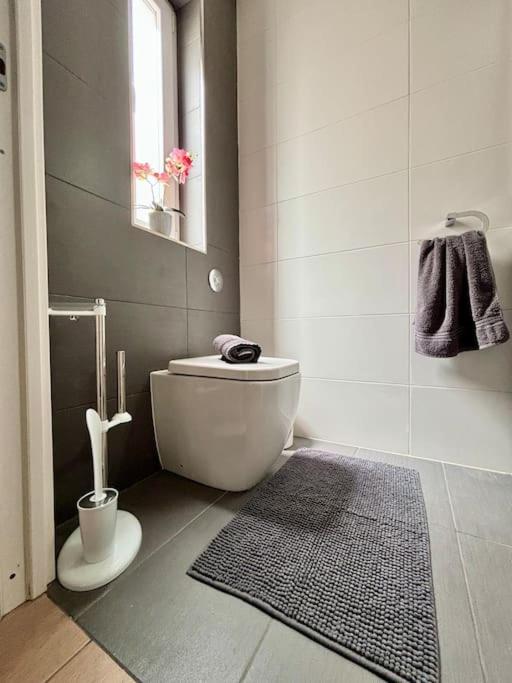 Elegant 2 Bedroom Penthouse St Julians STJ110 photo 5