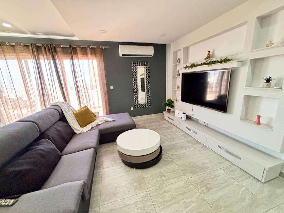 Elegant 2 Bedroom Penthouse St Julians STJ110 photo 4