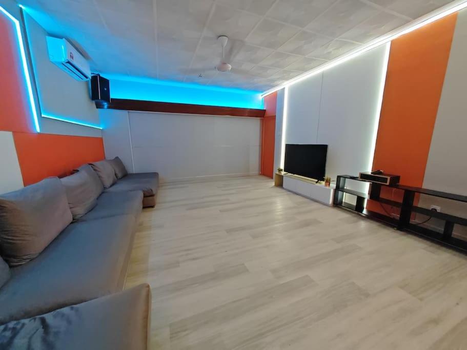 Taman Duta KL Deluxe Villa by uBook