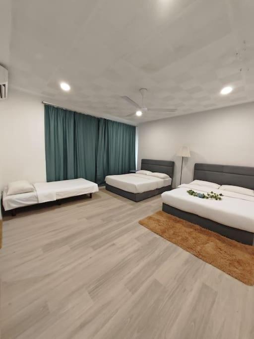 Taman Duta KL Deluxe Villa by uBook