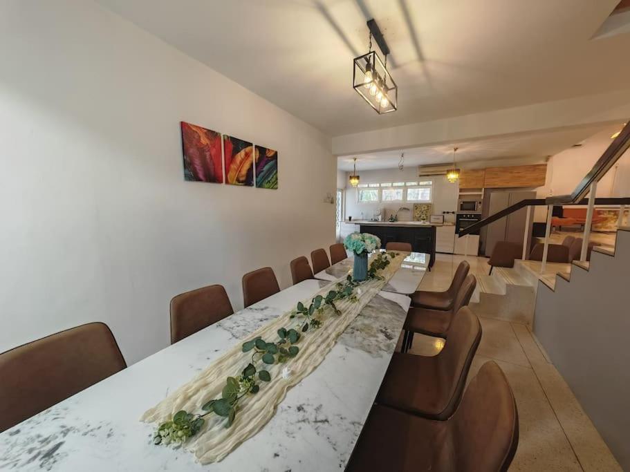 Taman Duta KL Deluxe Villa by uBook
