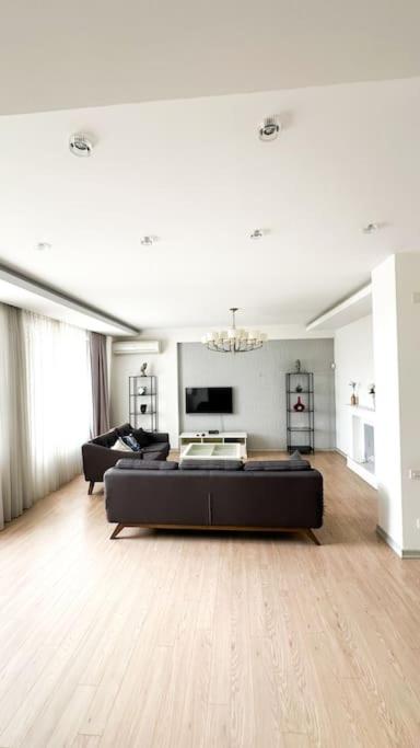 Spacious 2BR by Baku Boulevard