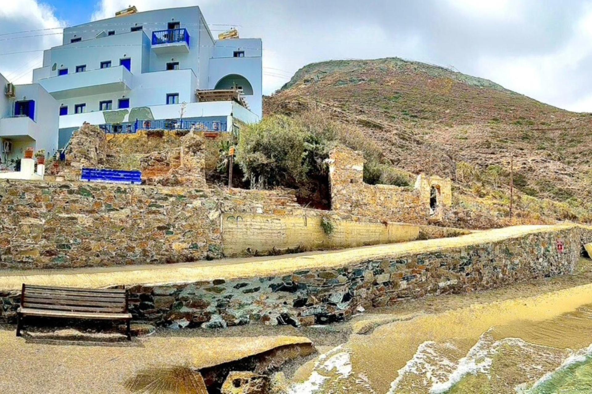 Hotel Eleni On The Beach - Image 1