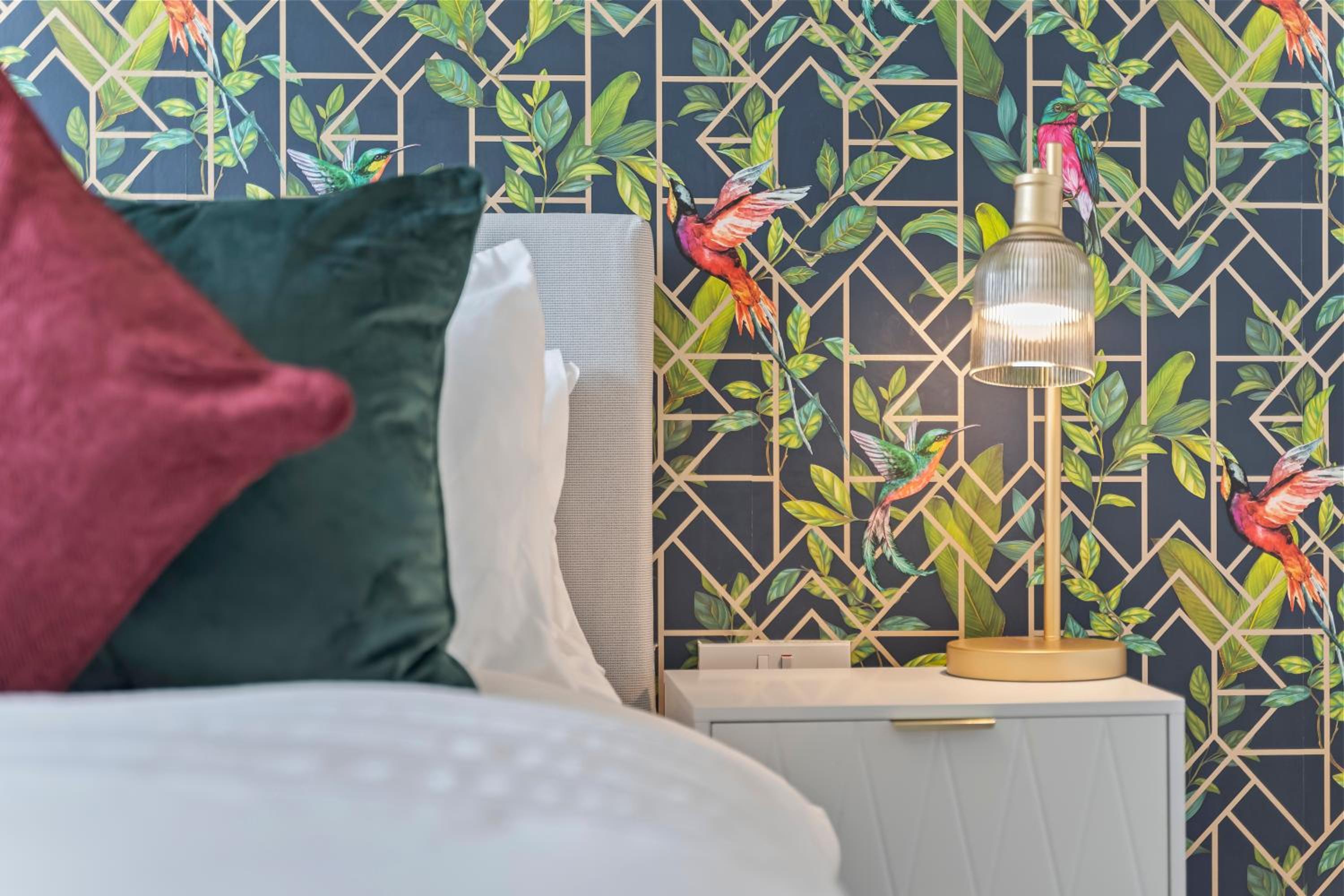 Ava's Apartment - 1 Bedroom In Solihull Centre - Free Parking - Wi-Fi view 2
