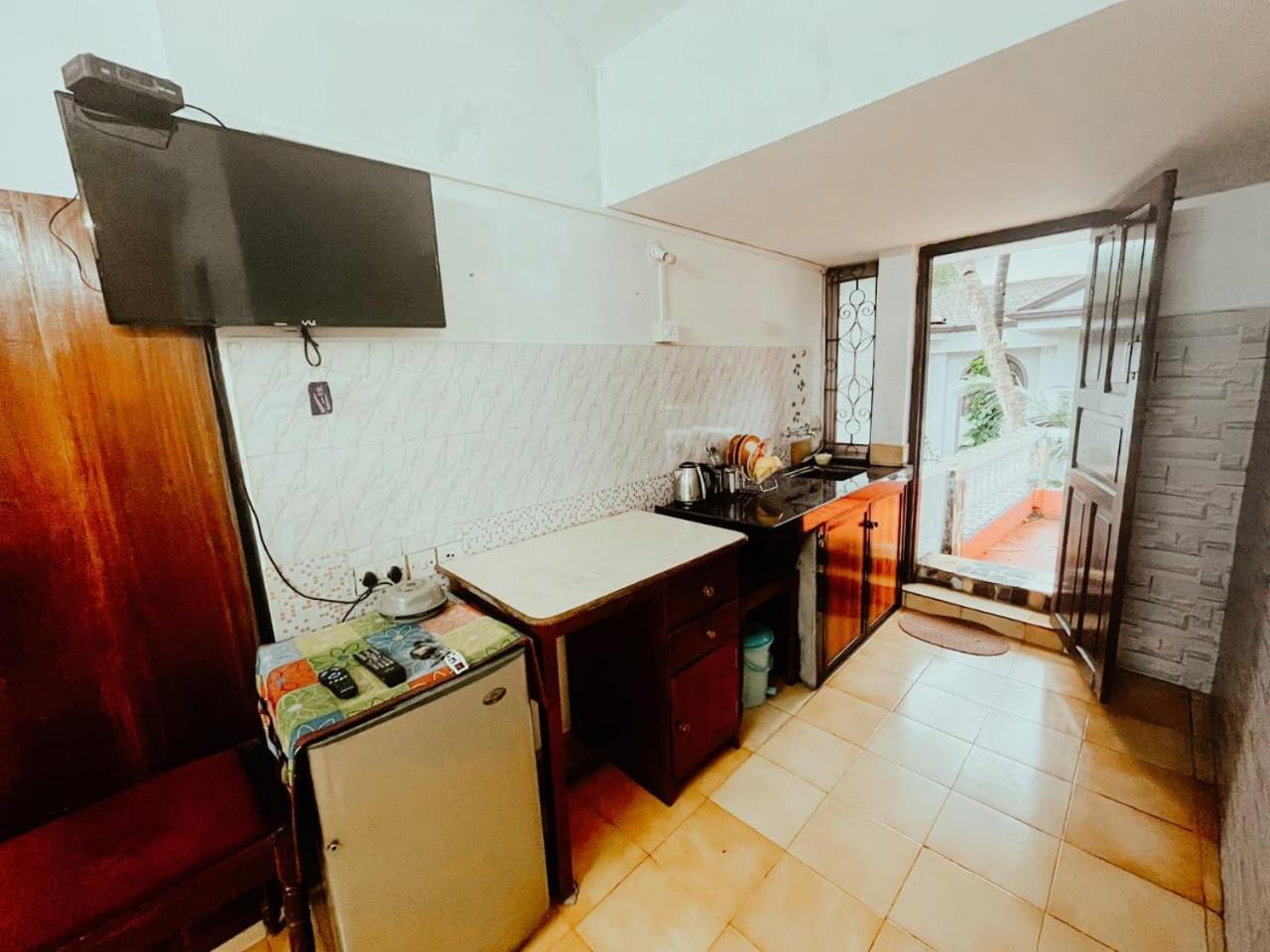 Jes Guest House