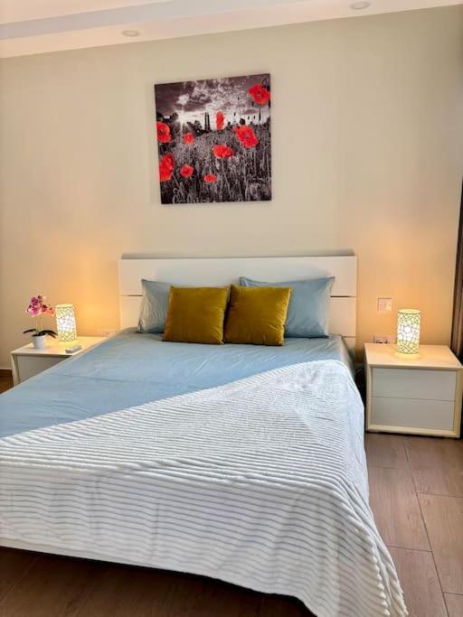 Elegant 2 Bedroom Penthouse in St Julians STJ411 photo 3